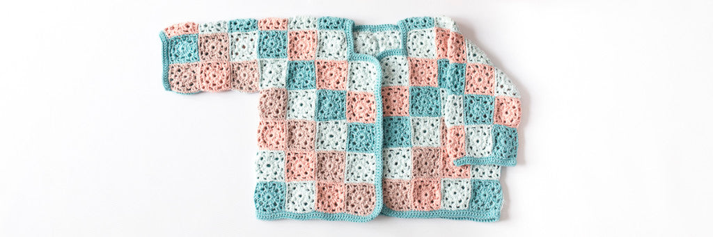 Chaqueta con rosetas de colores